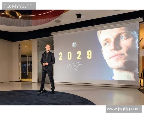 当代潮流足球球星的风采与时尚影响力解析