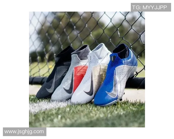 球星上脚暗煞足球鞋炫酷亮相 引领赛场风潮展现独特魅力